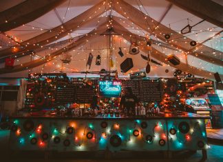 The Bourbon Review and Justins’ House of Bourbon to Present New Experiences at Forecastle The Rarities Bar at the 2018 Forecastle Bourbon Lodge. Photo by Cora Wagoner.